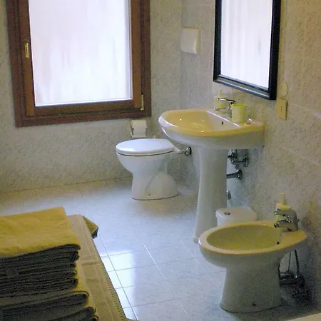 Apartment A Venetian *